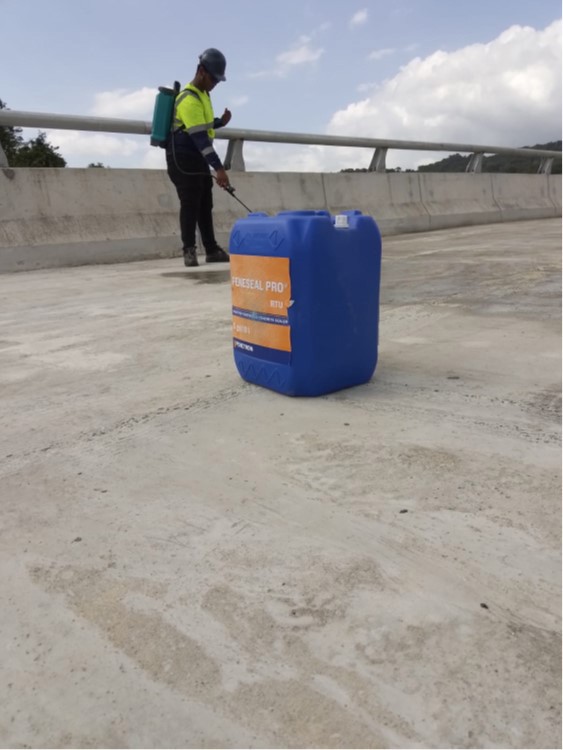 Applied as a spray-on liquid sealer, PENESEAL PRO met all the requirements to seal the concrete road structures and allow an asphalt coating on top of the waterproofing layer.