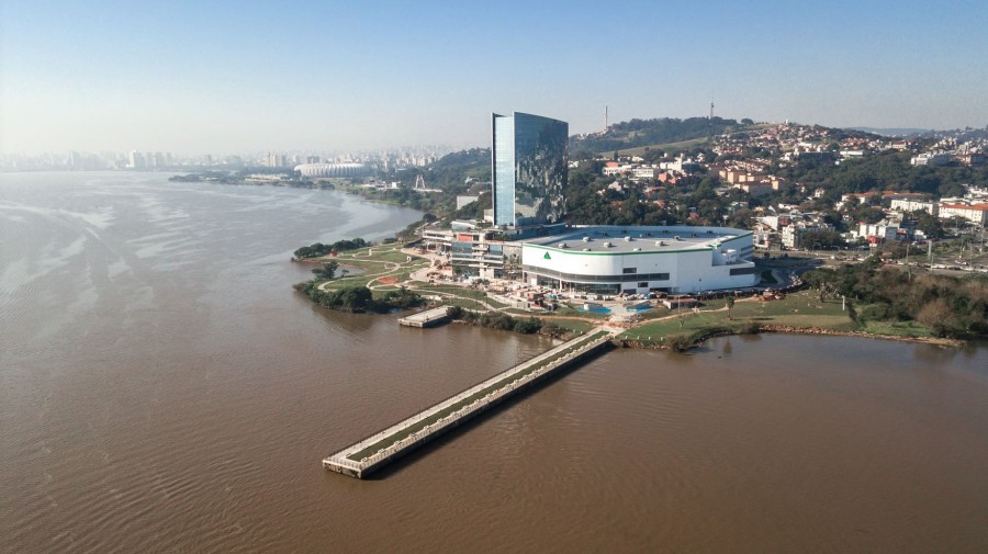 Because of the proximity of the Guaiba River and the site’s high-water table, the builder required a very durable and reliable concrete waterproofing solution